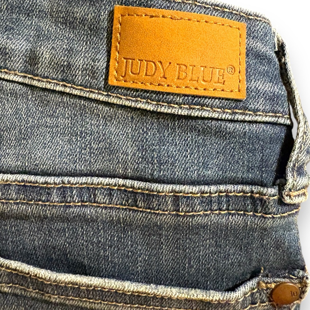 Judy Blue Boyfriend Fit Blue Jeans High Rise Distressed Size 1 - Picture 12 of 14